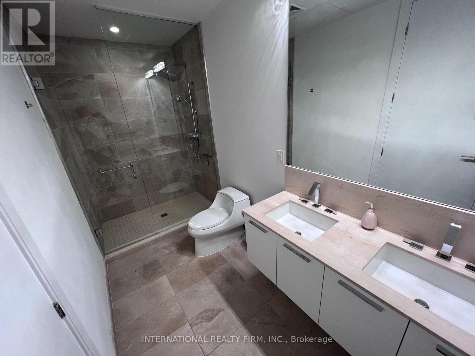 En Suite Bathroom - Lph 5406 - 50 Charles Street E, Toronto, ON