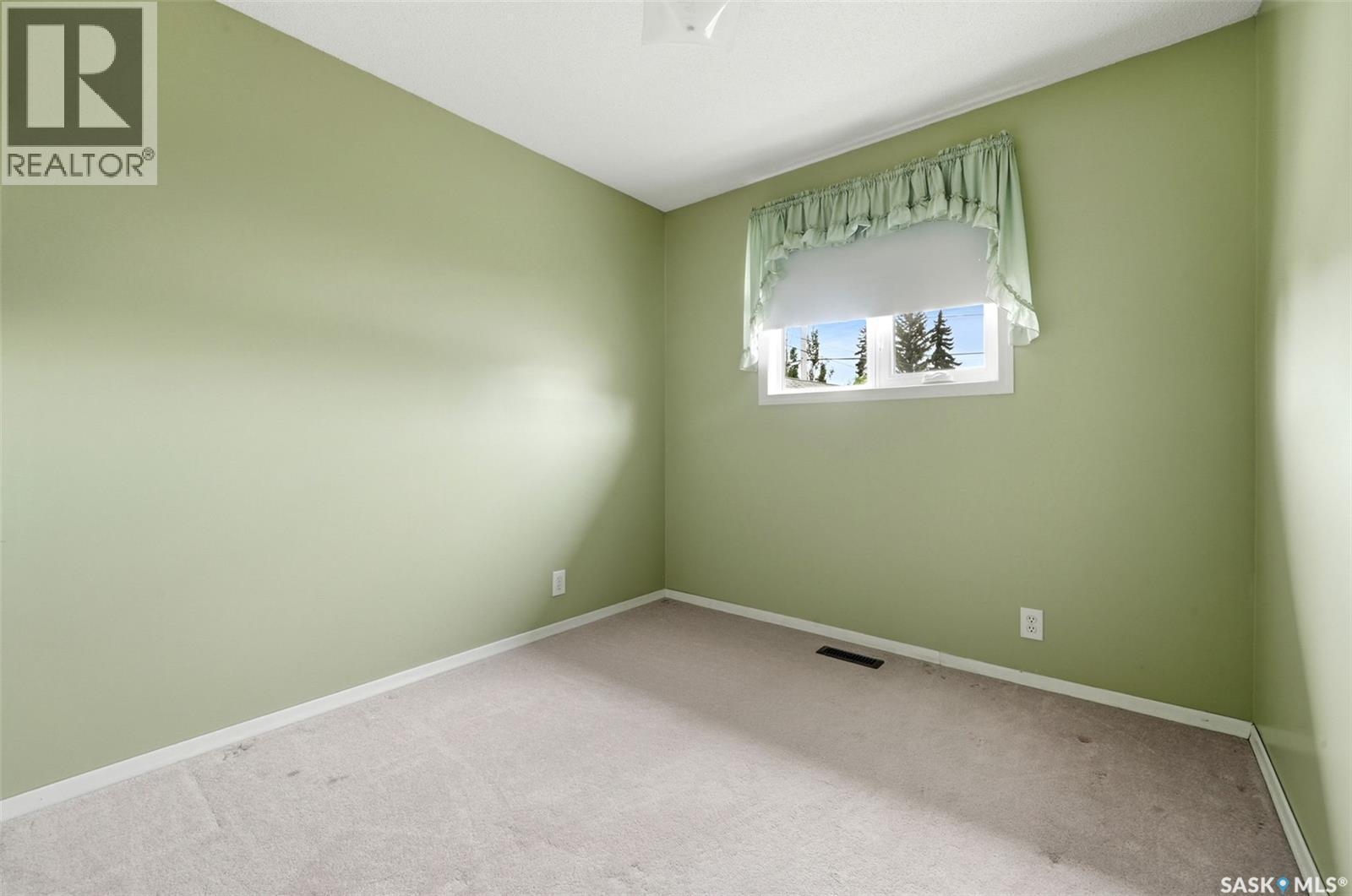 204 1St Avenue, Vibank, SK