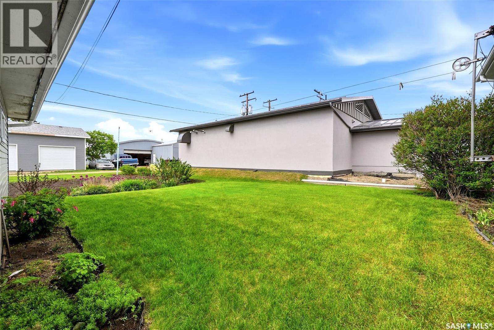 204 1St Avenue, Vibank, SK