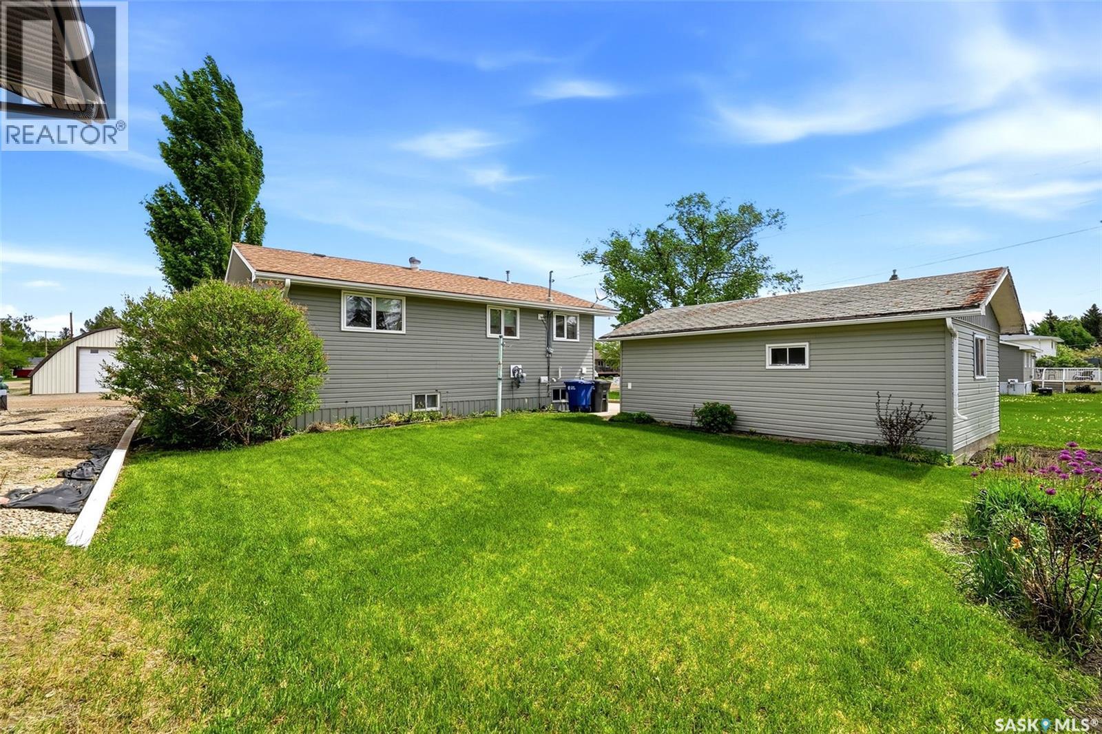 204 1St Avenue, Vibank, SK