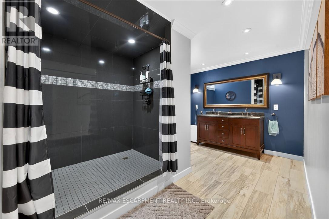 5 Royal Troon Drive, Brant, ON