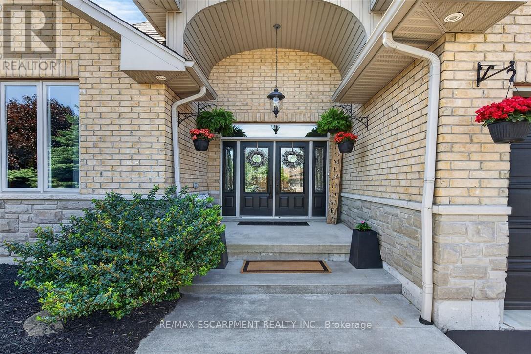 5 Royal Troon Drive, Brant, ON
