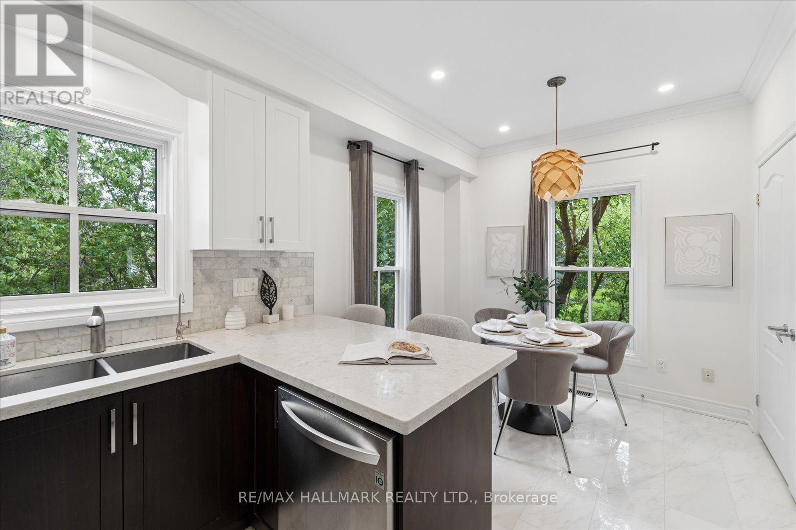 13 E J Lennox Way, Markham, ON