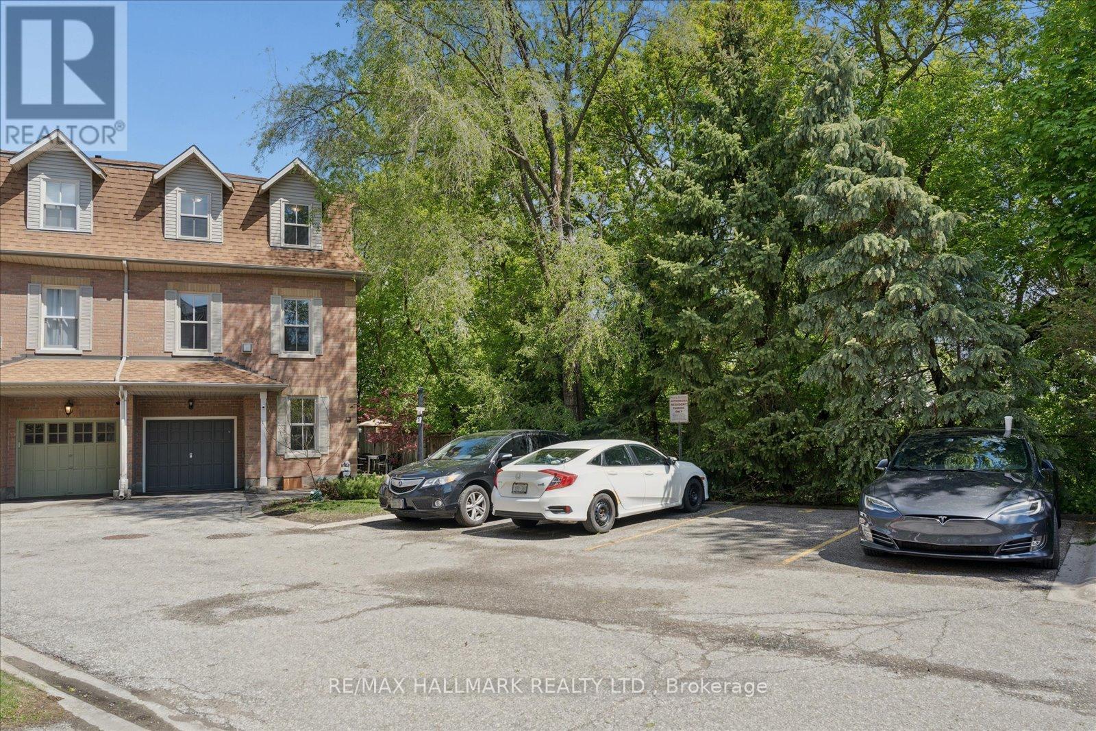 13 E J Lennox Way, Markham, ON
