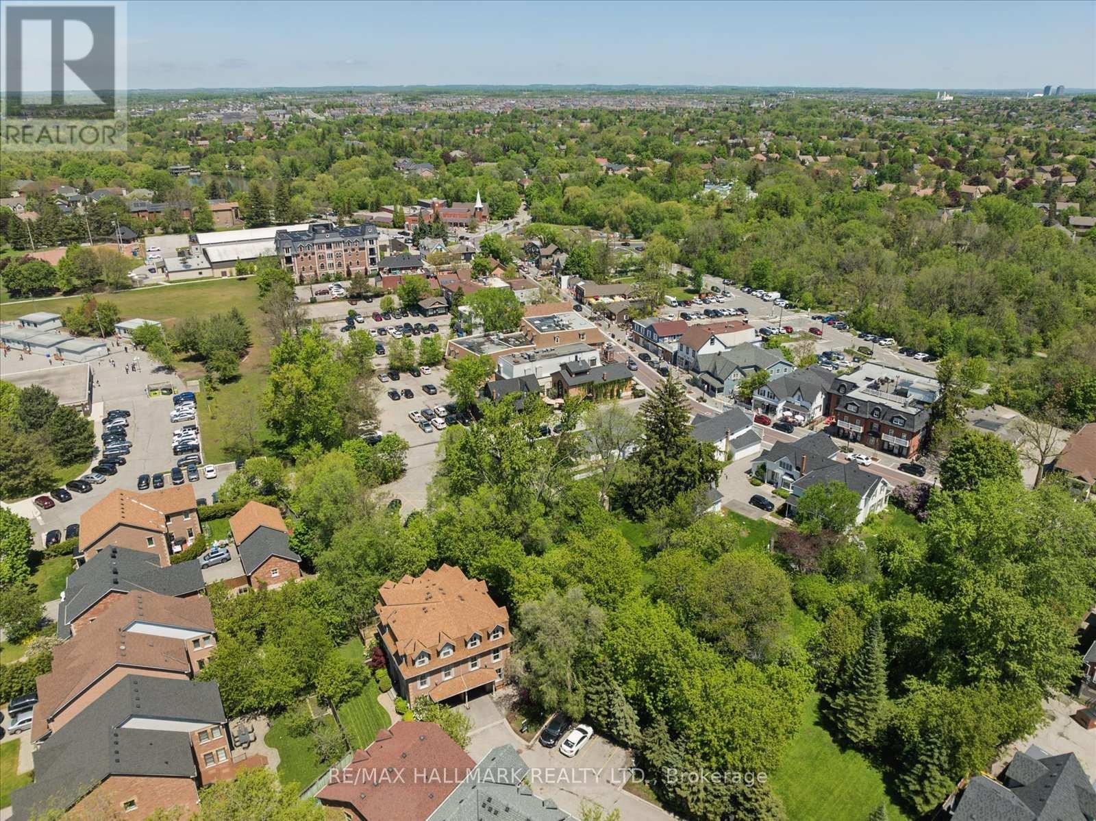 13 E J Lennox Way, Markham, ON