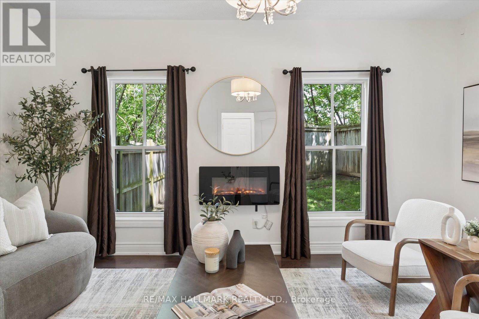 13 E J Lennox Way, Markham, ON
