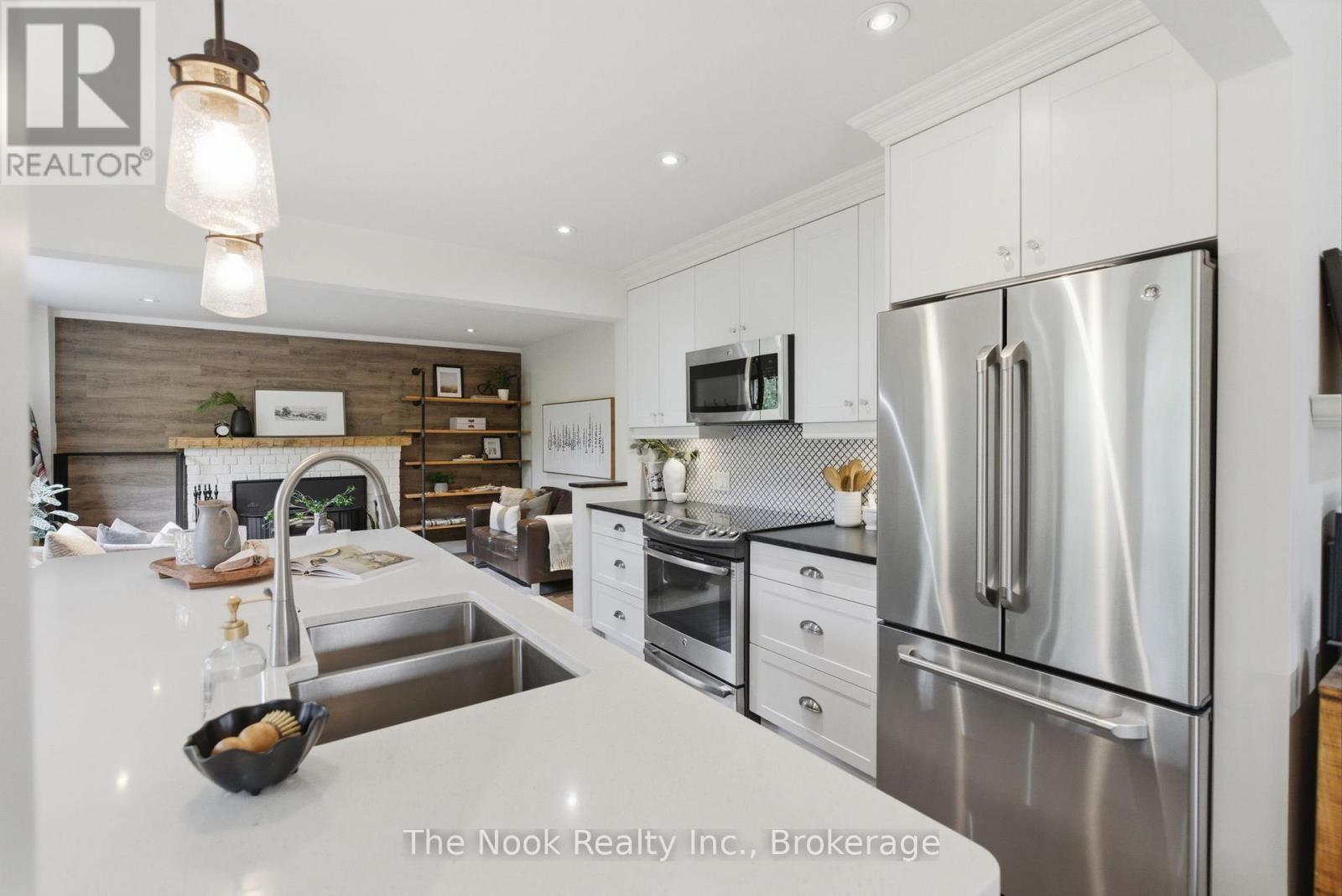 43 Carmody Lane, Uxbridge, ON