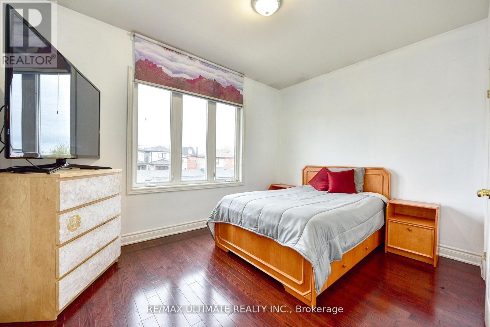 227 Earlscourt Avenue, Toronto, ON