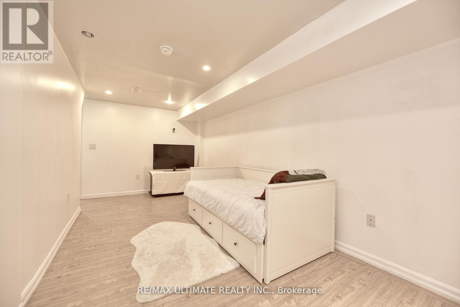 227 Earlscourt Avenue, Toronto, ON