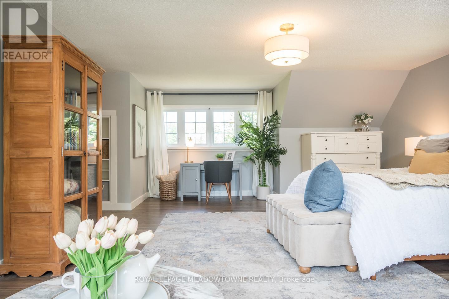 Freshly painted - 11276 Amos Drive, Milton, ON