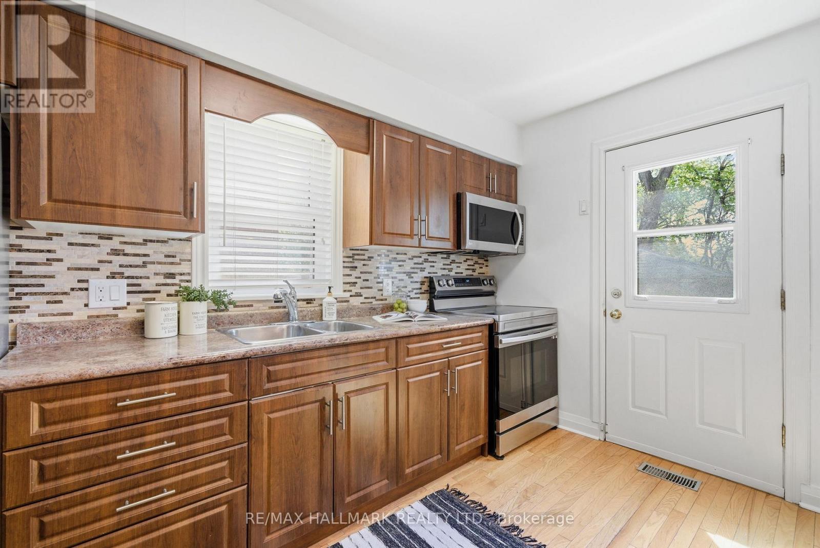69 Thursfield Crescent, Toronto, ON