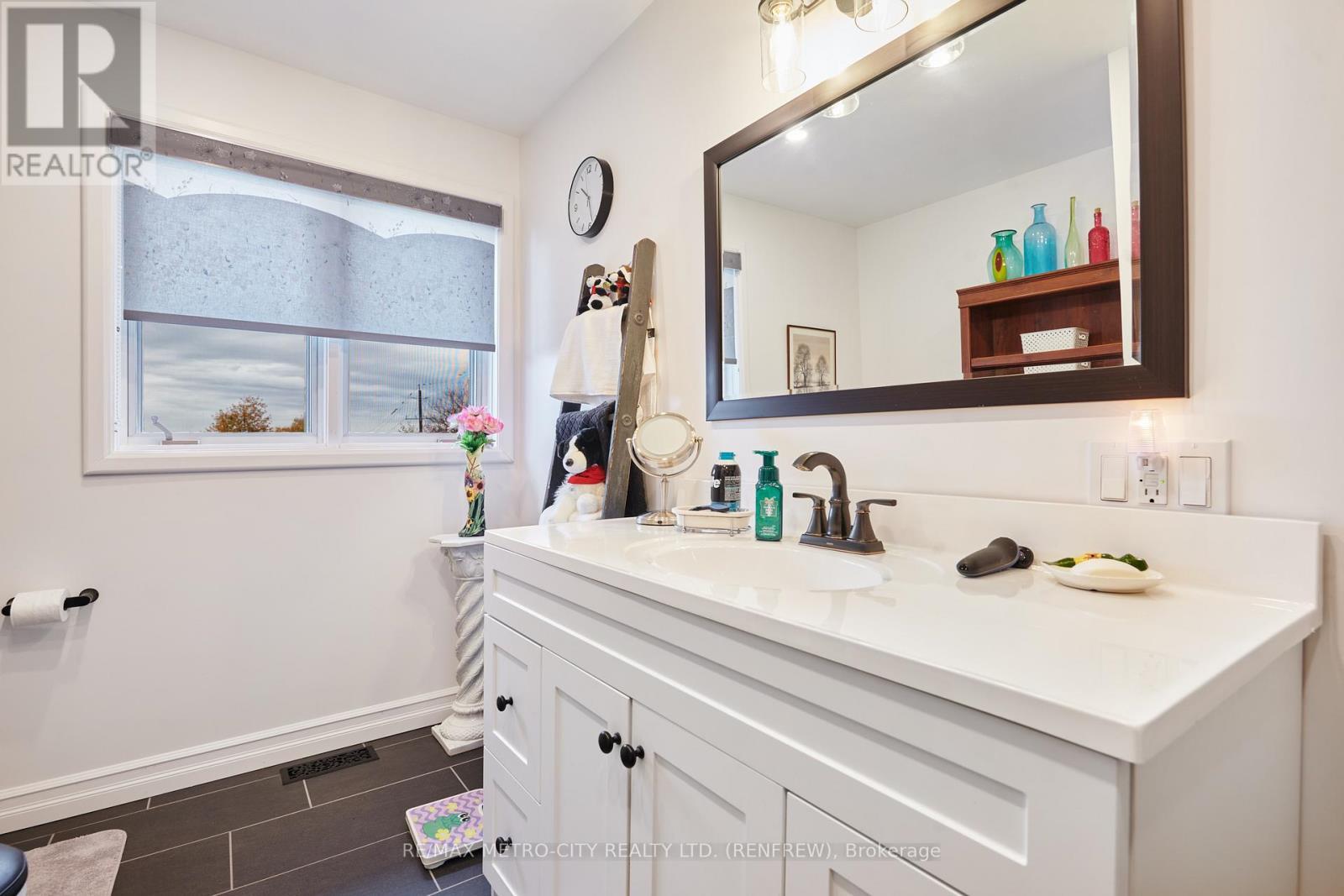 115 Ivy Avenue, Renfrew, ON