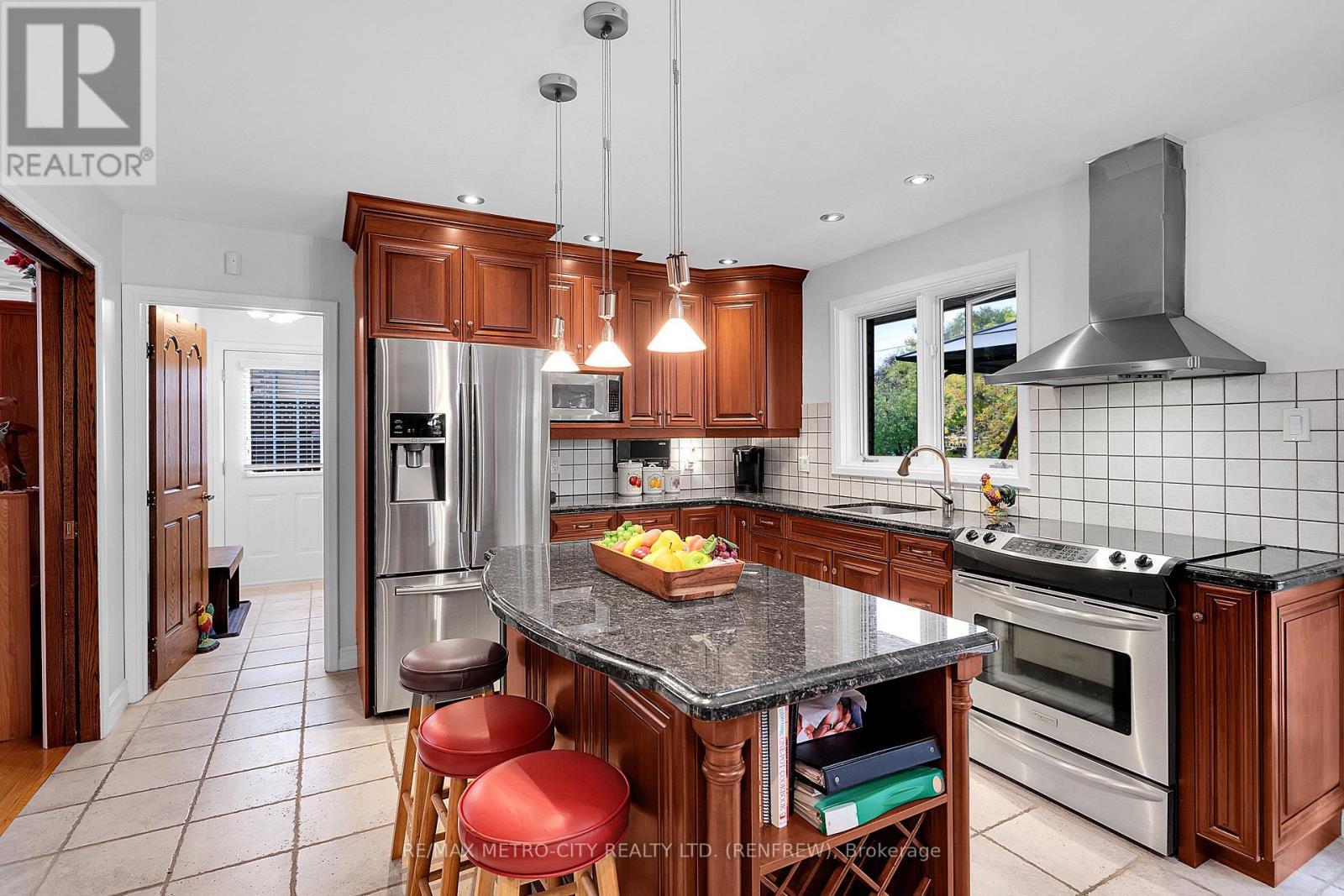 115 Ivy Avenue, Renfrew, ON