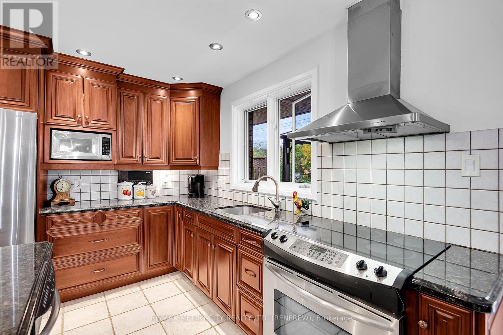 115 Ivy Avenue, Renfrew, ON