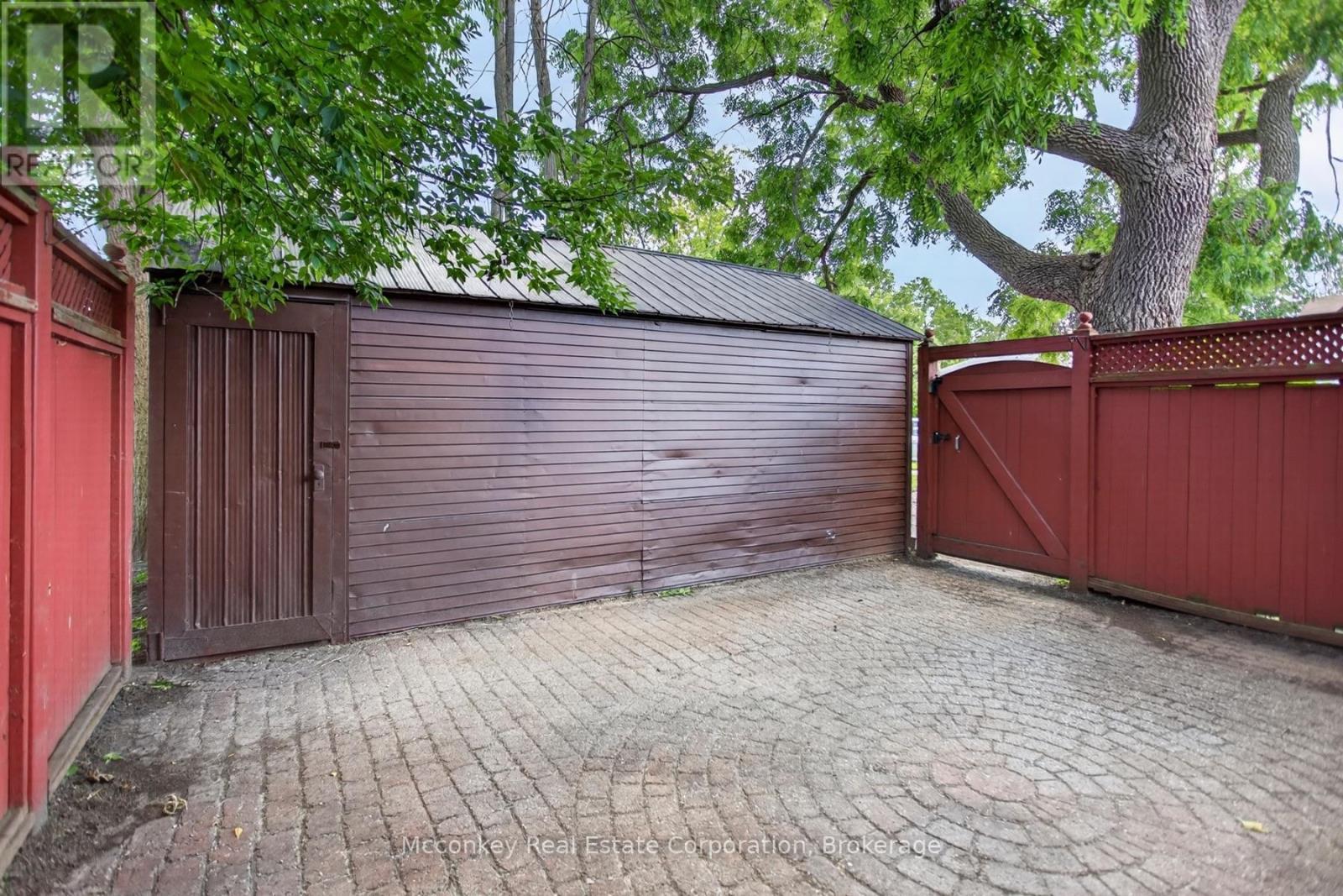 730 Park Street S, Peterborough (Otonabee Ward 1), ON - Outdoor With Exterior