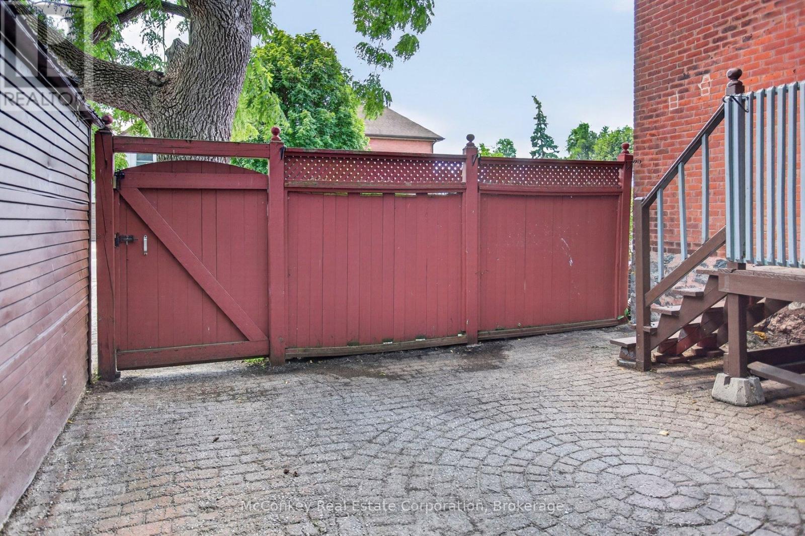 730 Park Street S, Peterborough (Otonabee Ward 1), ON - Outdoor With Exterior
