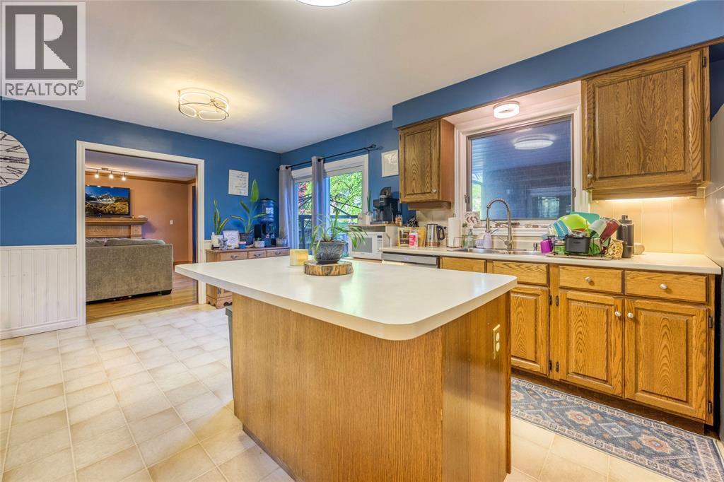 706 Esser Crescent, Sarnia, ON