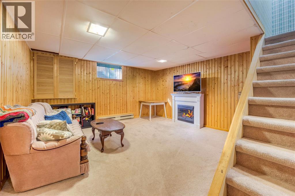 706 Esser Crescent, Sarnia, ON