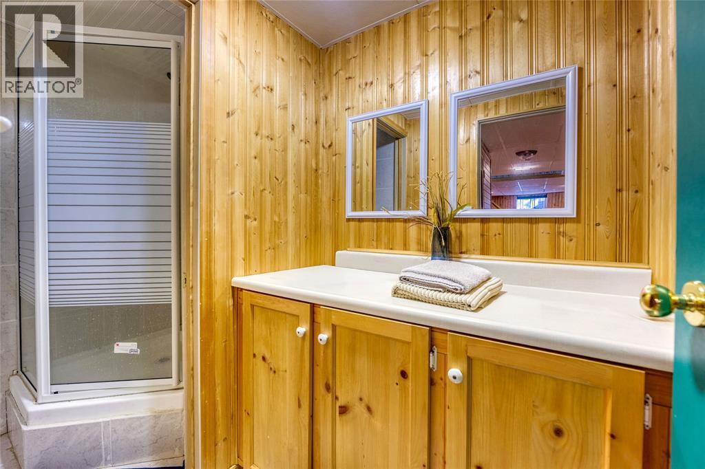 706 Esser Crescent, Sarnia, ON