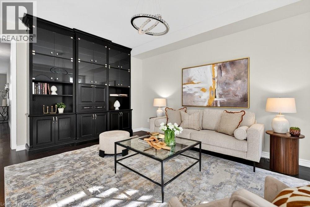 523 Terrace Way, Oakville, ON - Indoor Photo Showing Living Room