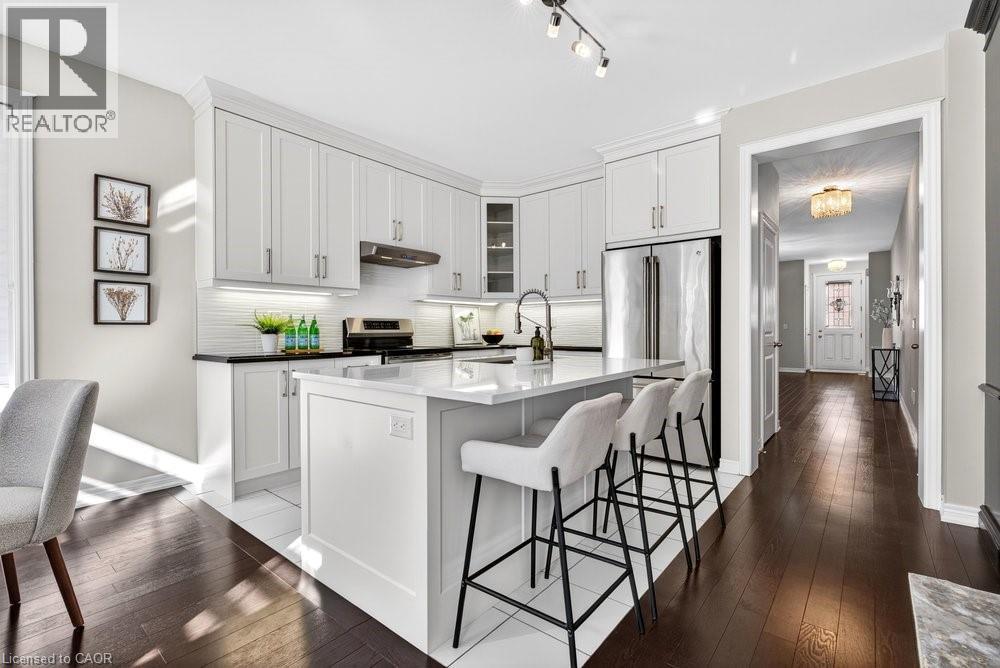 523 Terrace Way, Oakville, ON - Indoor Photo Showing Kitchen With Stainless Steel Kitchen With Upgraded Kitchen