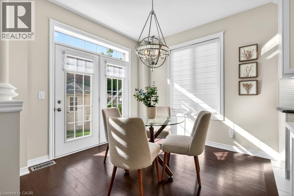 523 Terrace Way, Oakville, ON - Indoor Photo Showing Dining Room