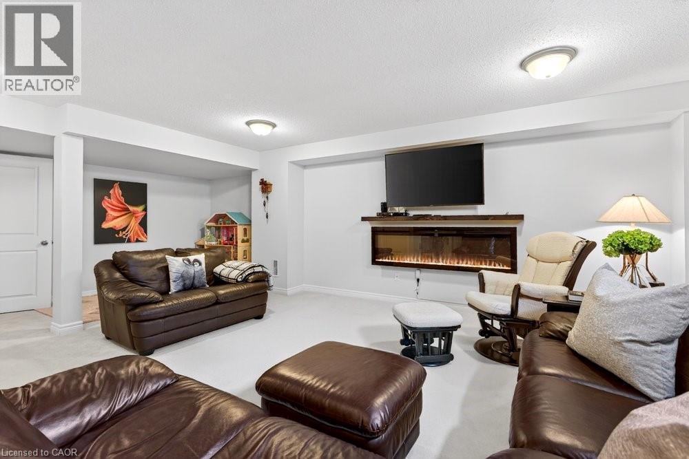 523 Terrace Way, Oakville, ON - Indoor Photo Showing Living Room With Fireplace