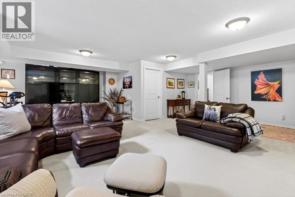 523 Terrace Way, Oakville, ON - Indoor Photo Showing Living Room