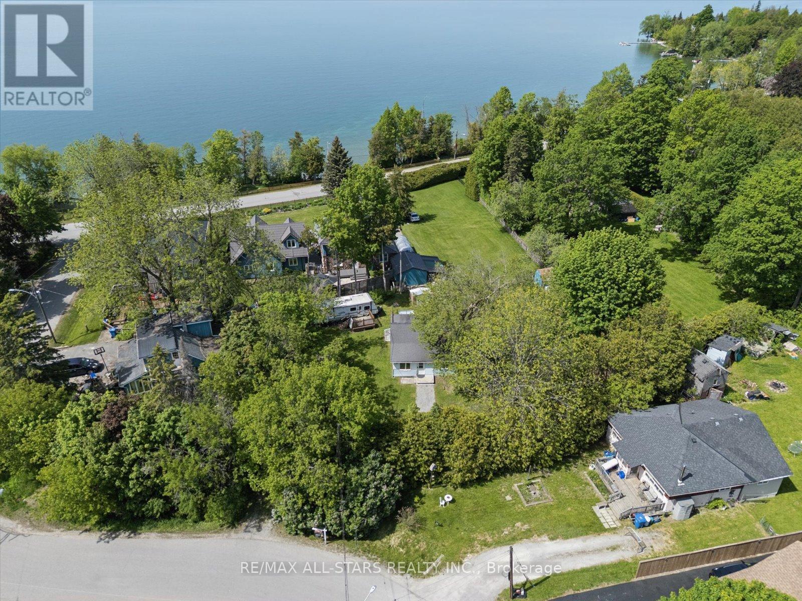 68 Farley Circle, Georgina, ON