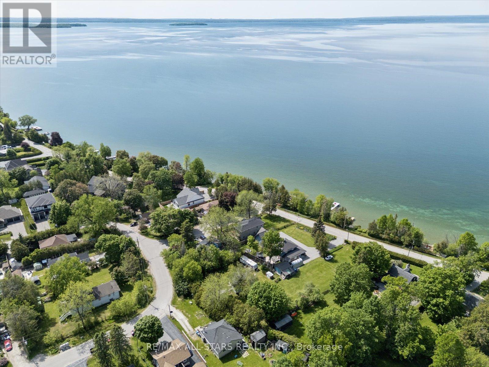 68 Farley Circle, Georgina, ON