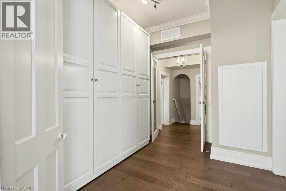 377 Hess Street S, Hamilton, ON