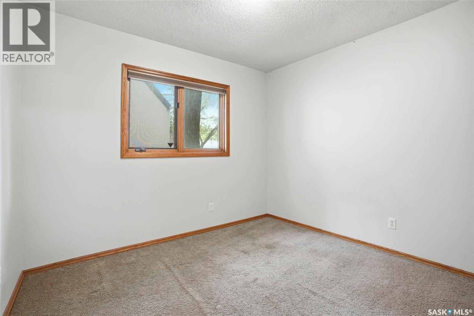 302 Mckinnon Avenue S, Saskatoon, SK