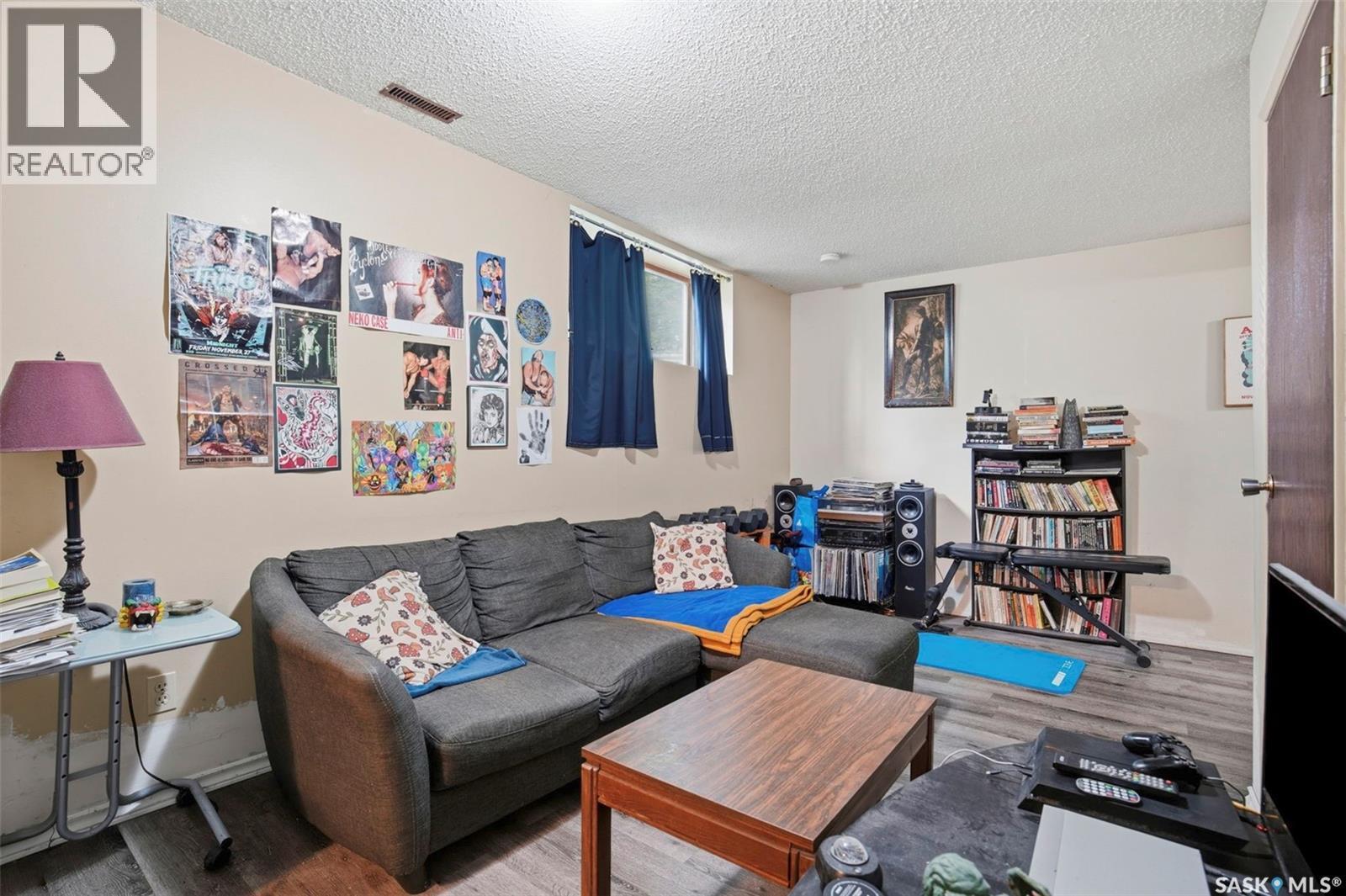 302 Mckinnon Avenue S, Saskatoon, SK
