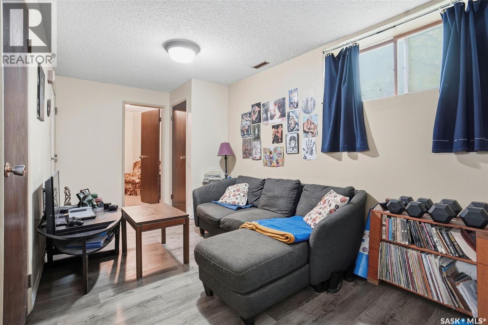 302 Mckinnon Avenue S, Saskatoon, SK
