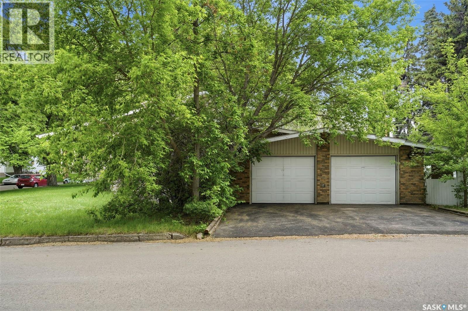 302 Mckinnon Avenue S, Saskatoon, SK