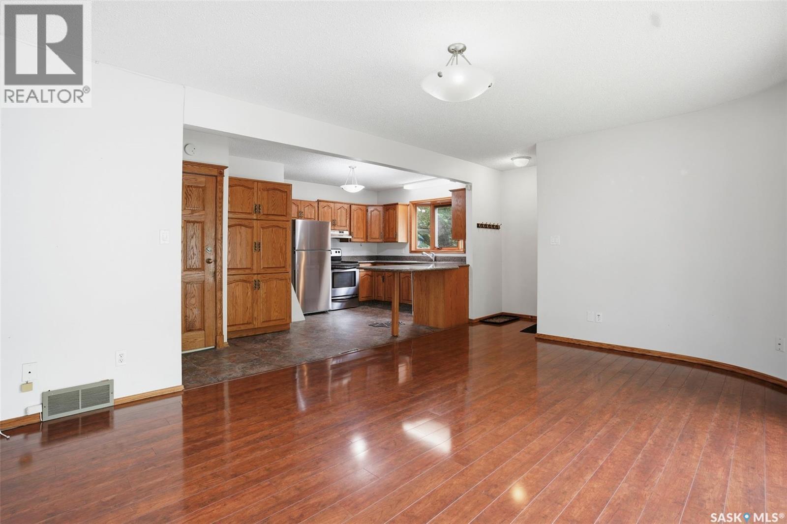 302 Mckinnon Avenue S, Saskatoon, SK