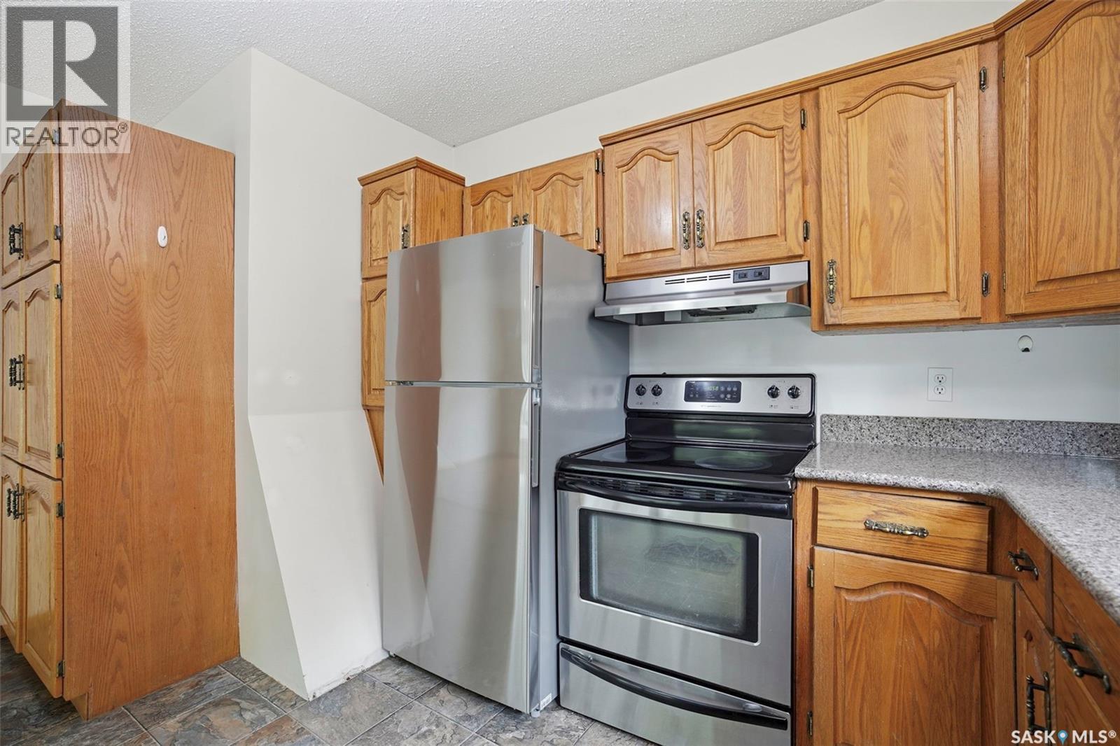 302 Mckinnon Avenue S, Saskatoon, SK