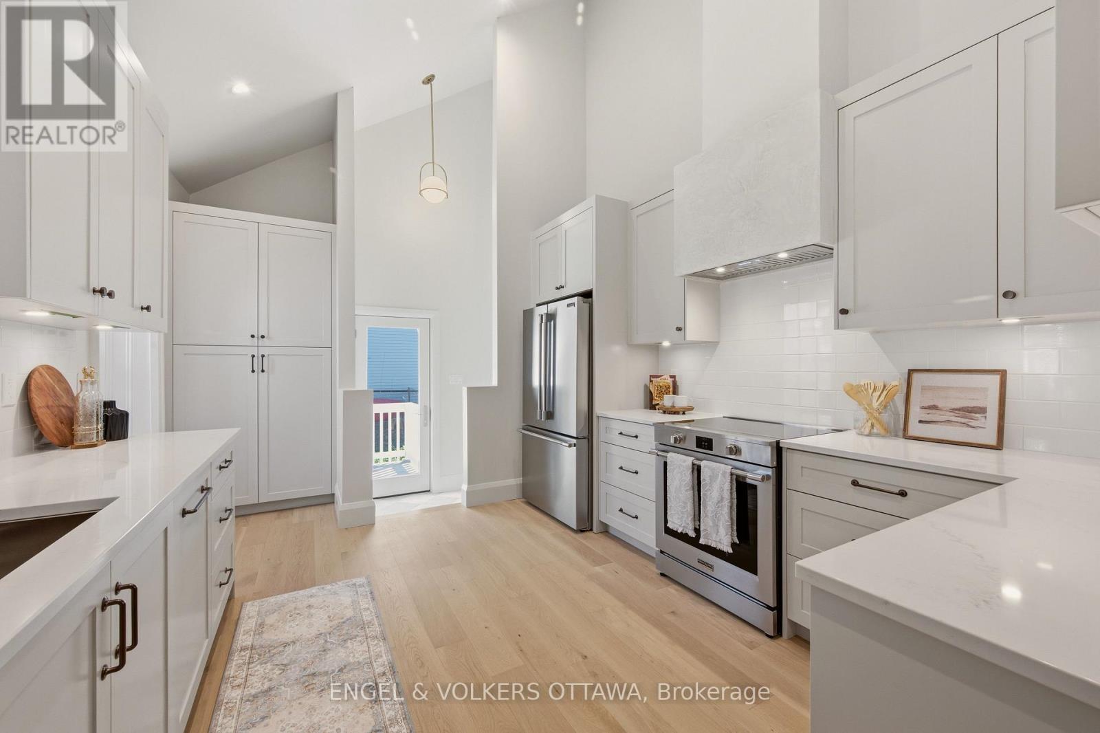 35 Mackay Street, Ottawa, ON