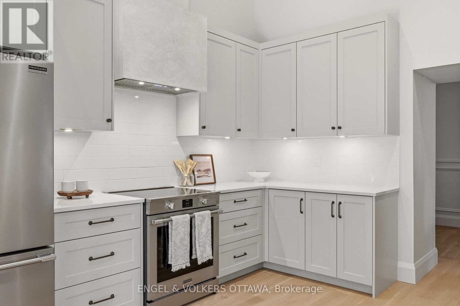 35 Mackay Street, Ottawa, ON