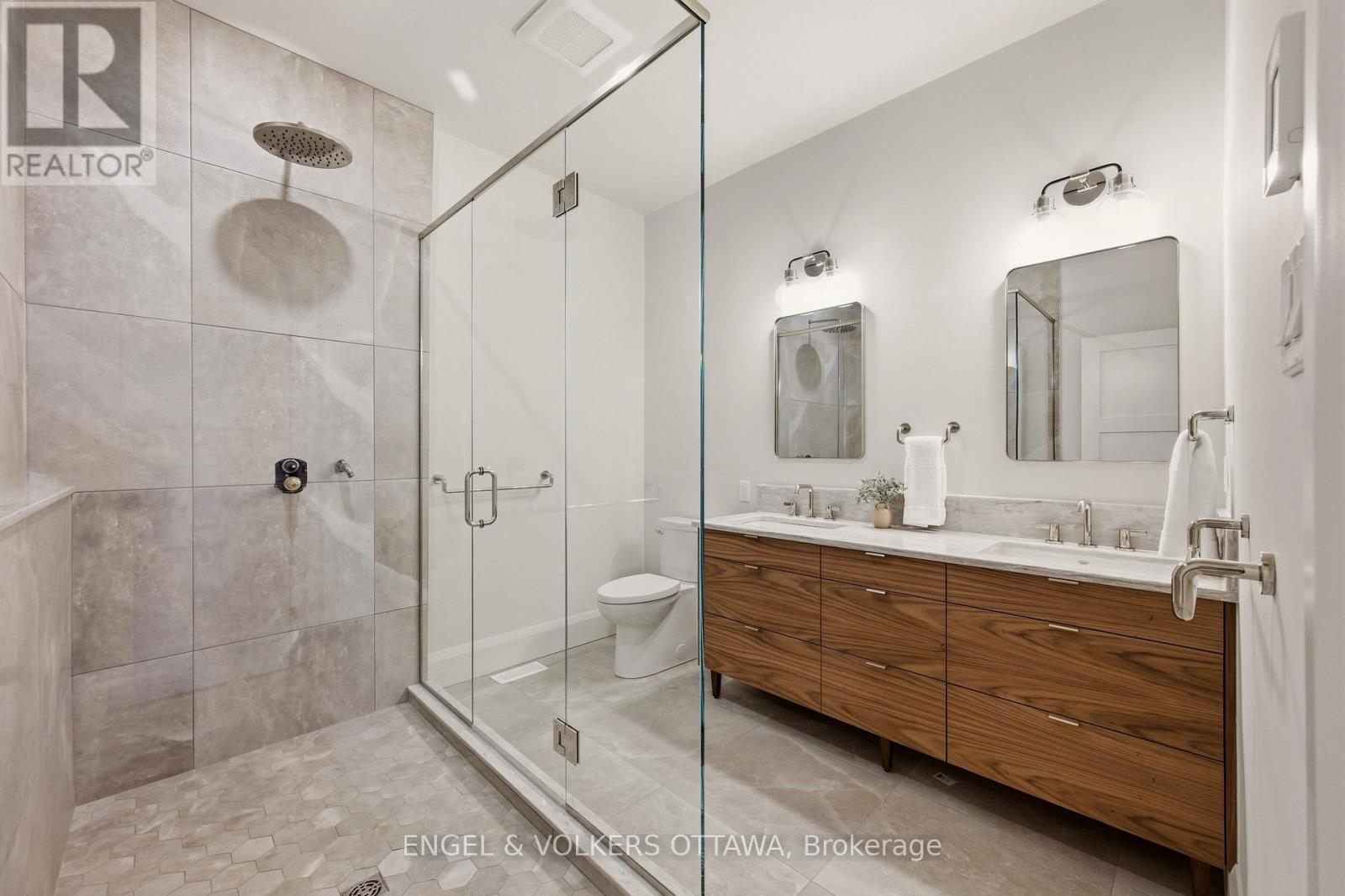 Ensuite - 35 Mackay Street, Ottawa, ON