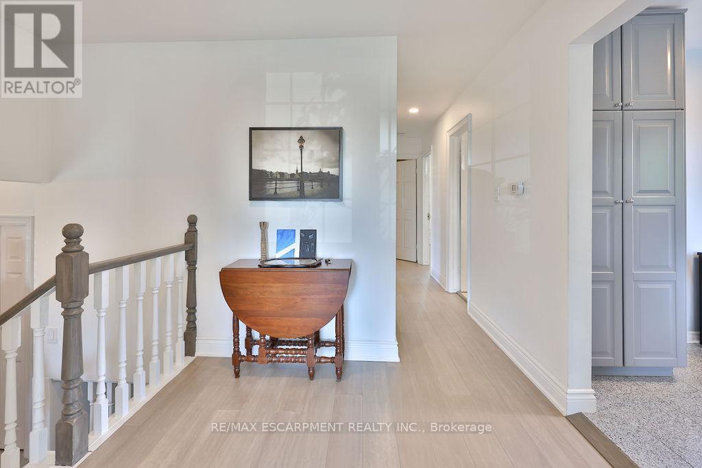 11 Lynwood Drive, Hamilton, ON