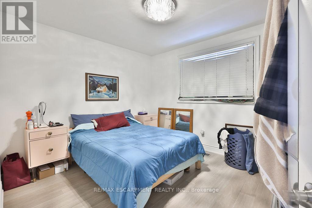 11 Lynwood Drive, Hamilton, ON