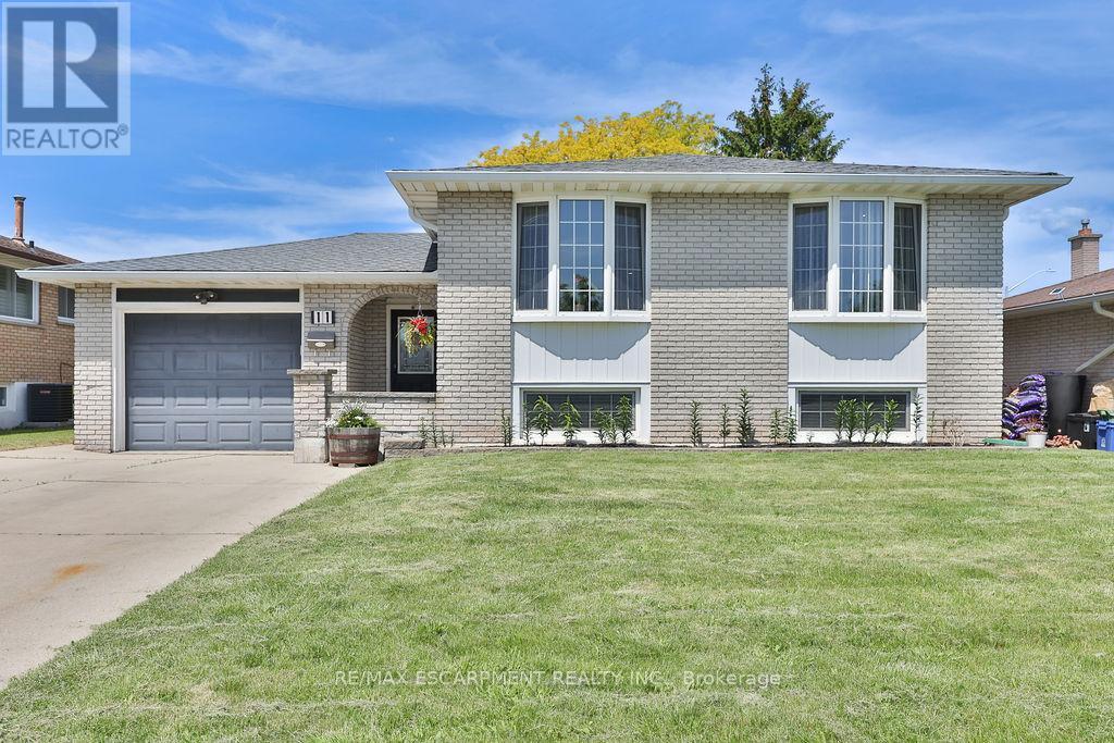 11 Lynwood Drive, Hamilton, ON