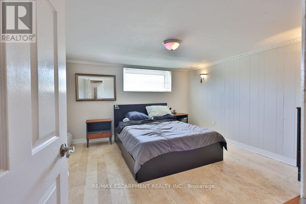 11 Lynwood Drive, Hamilton, ON