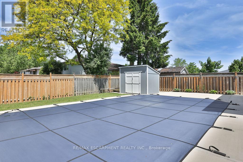 11 Lynwood Drive, Hamilton, ON