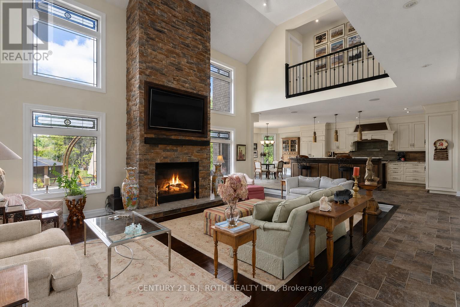 Soaring ceiling & fireplace - 75 Marine Drive, Innisfil, ON