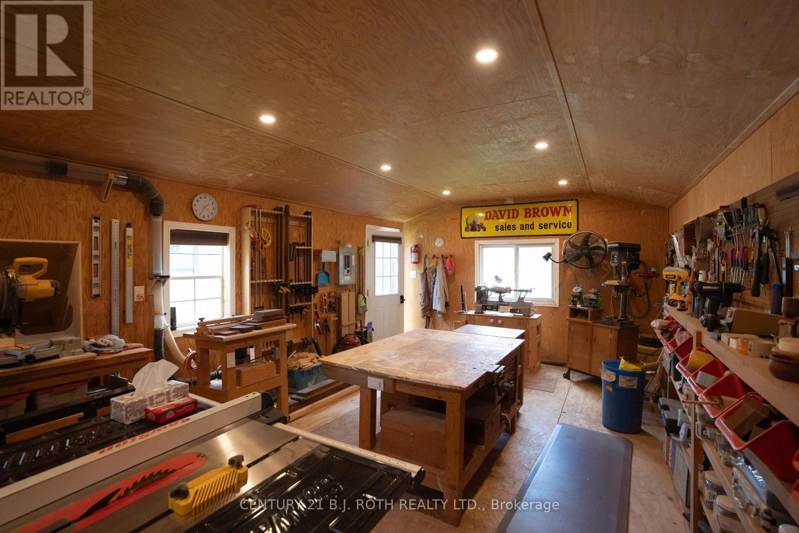Dream space for the hobbiest - 75 Marine Drive, Innisfil, ON