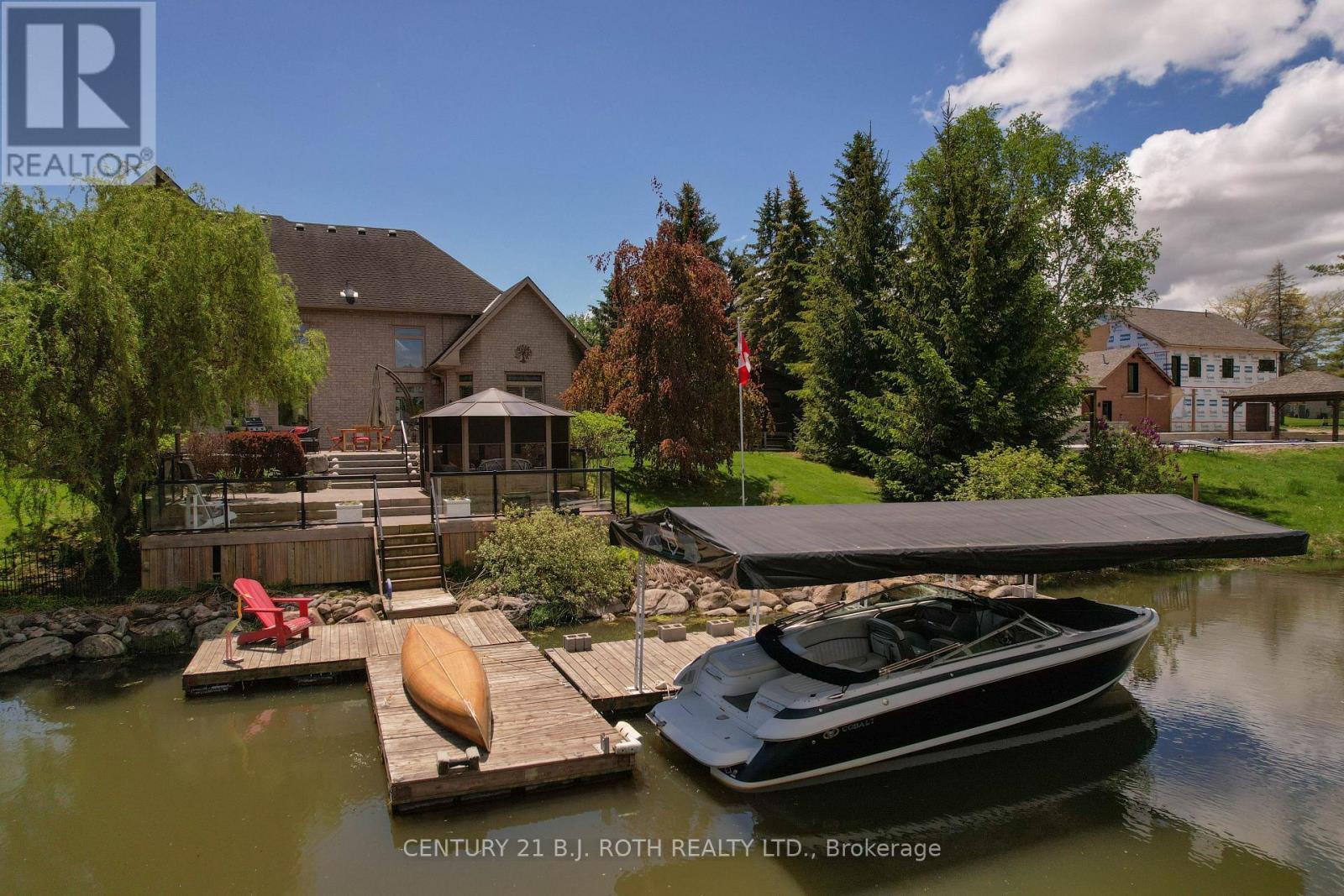 Covered boat slip - 75 Marine Drive, Innisfil, ON