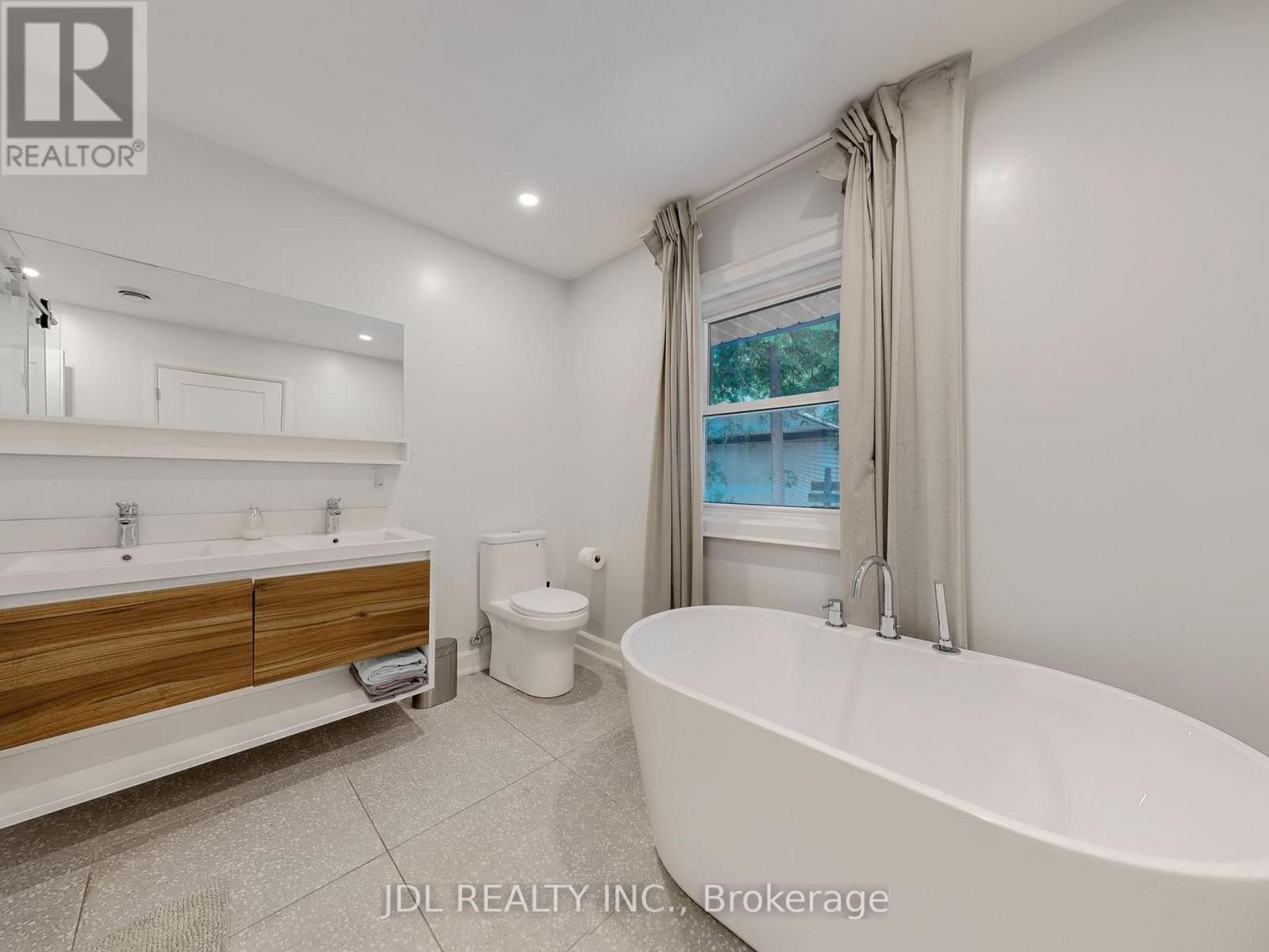25220 Maple Beach Road, Brock, ON