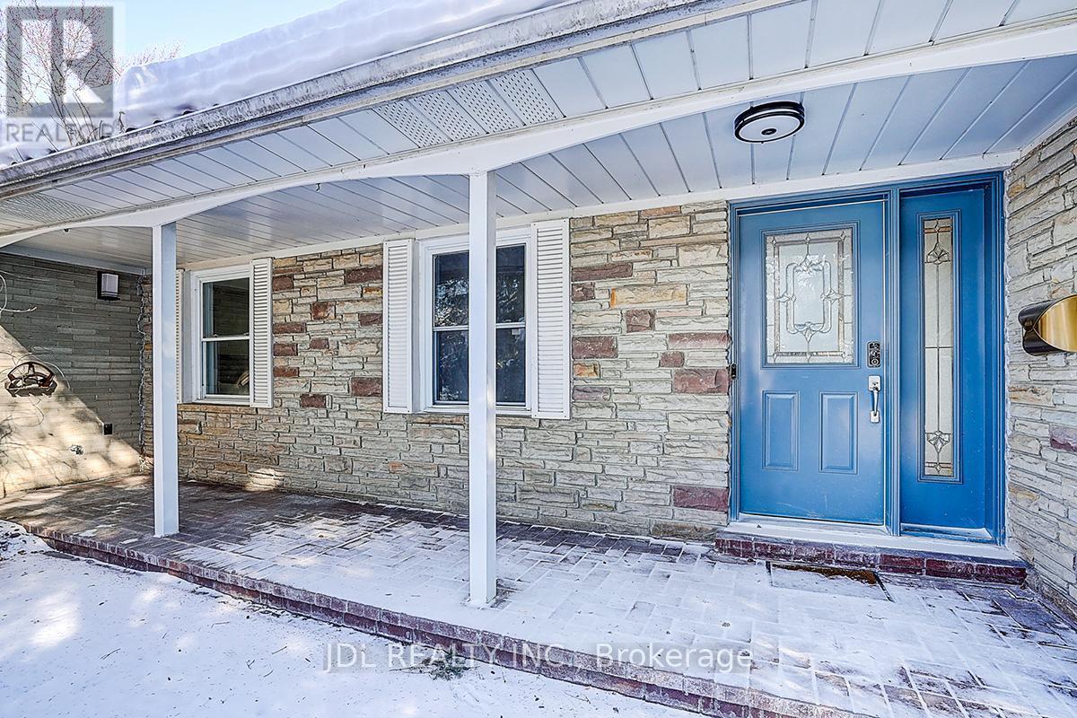 15 Crossburn Drive, Toronto, ON